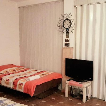 Bed and Breakfast Adem'S Cozy Terrace Retreat Skopje Exteriér fotografie